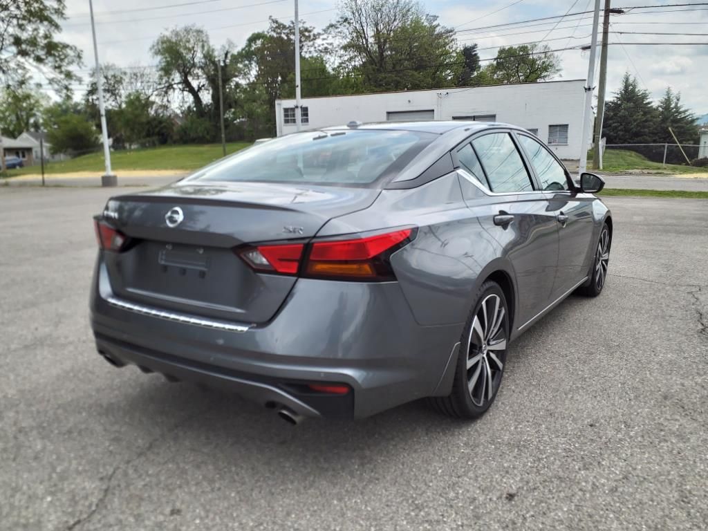 2022 Nissan Altima 2.5 SR photo 3