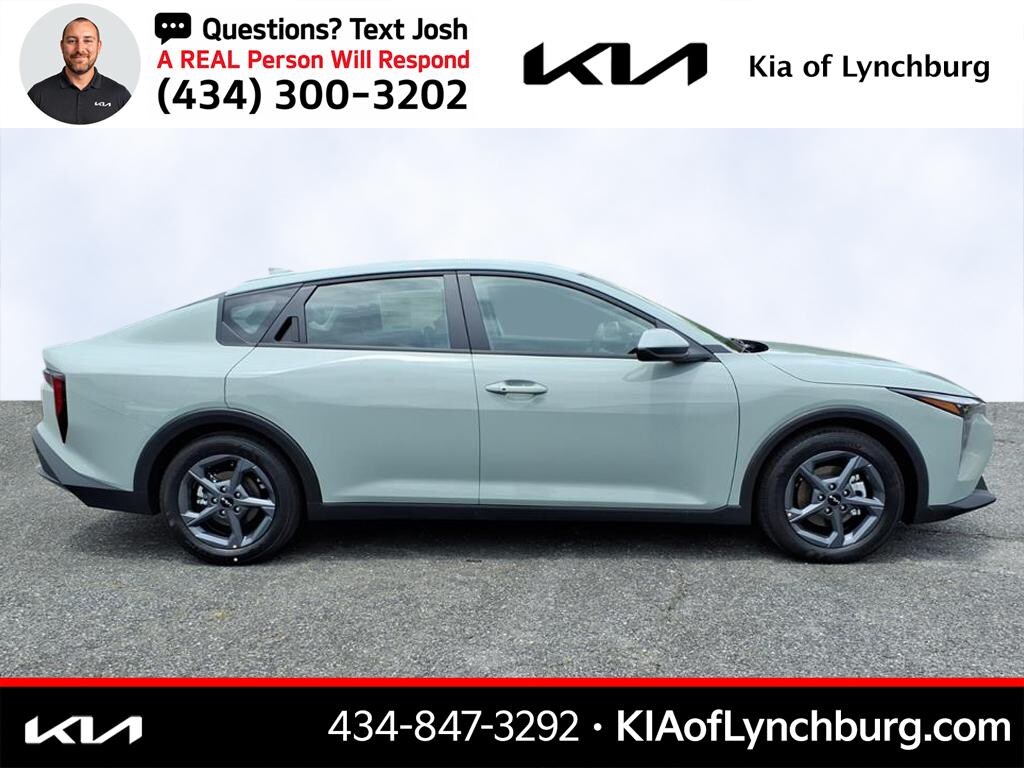 New 2026 Kia K4 LXS Sedan