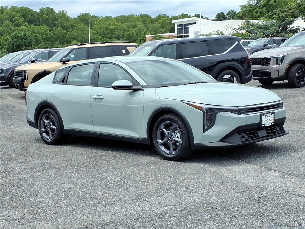 New 2026 Kia K4 LXS Sedan