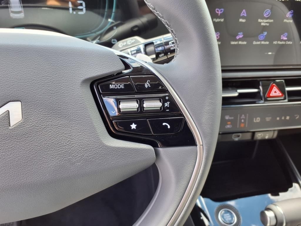 2025 Kia Niro EX - Photo 21