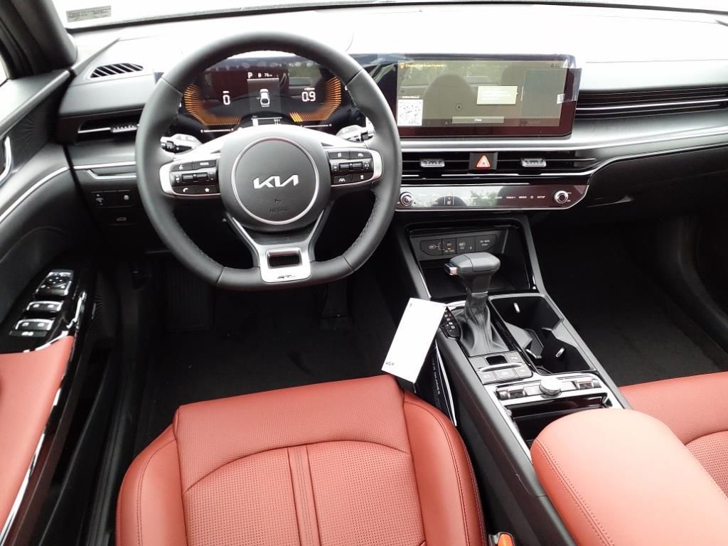 2025 Kia K5 GT-Line - Photo 11