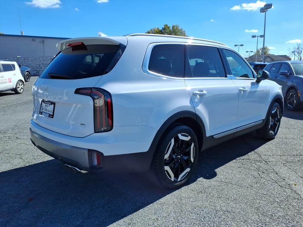 2025 Kia Telluride EX photo 3