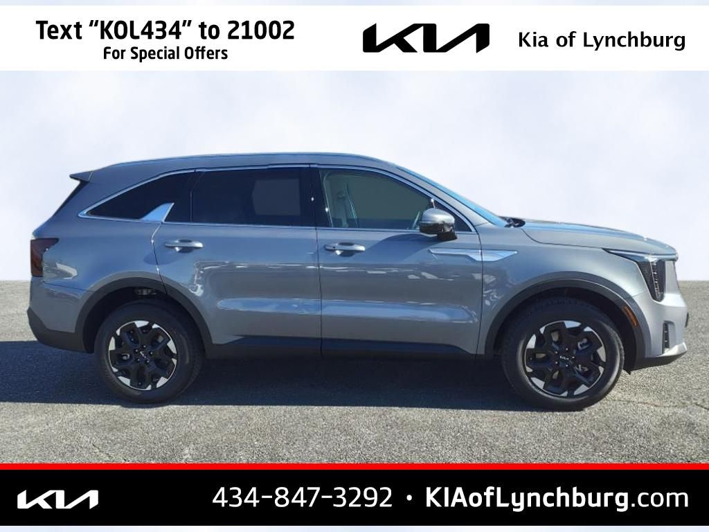 2025 Kia Sorento S photo 3