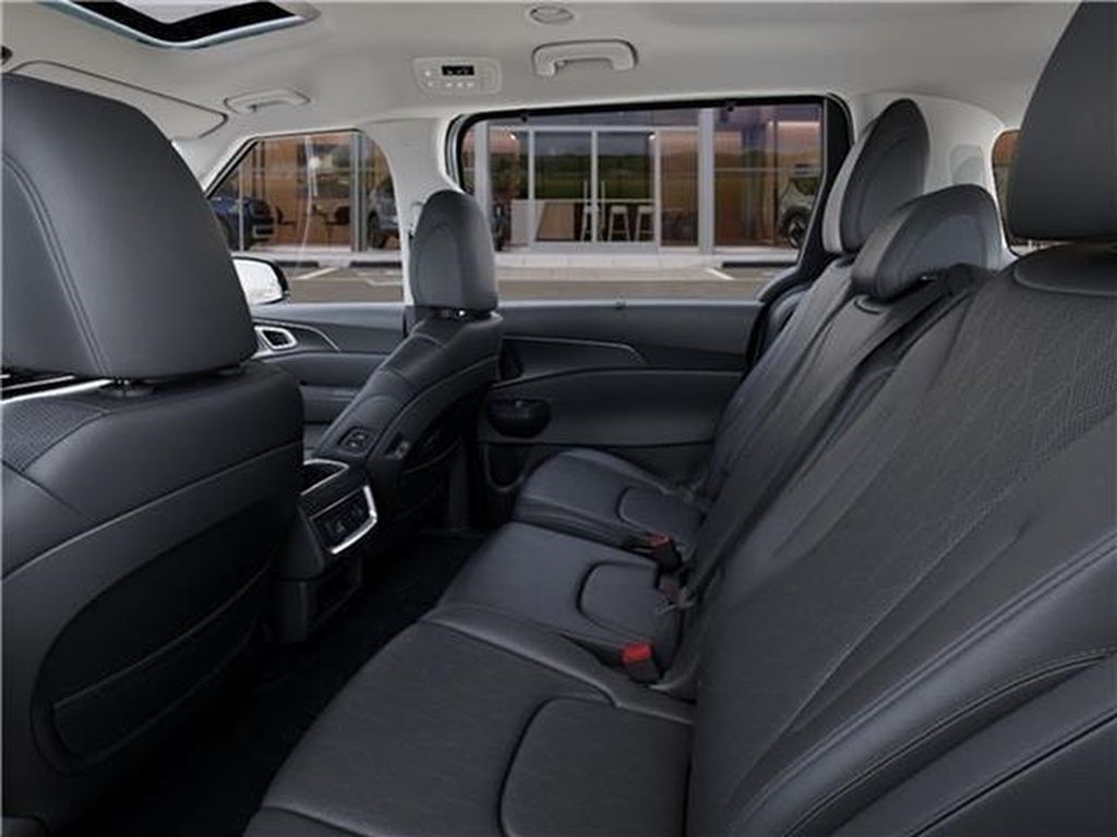 2027 Kia Carnival Hybrid SX Passenger Van