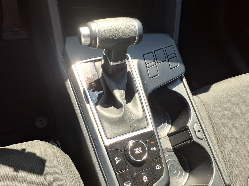 2025 Kia Sportage LX - Photo 24