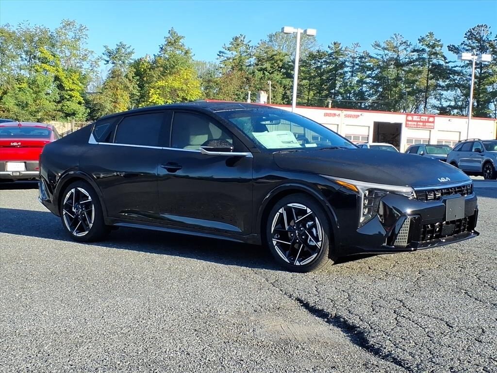 New 2025 Kia K4 GT-Line Sedan