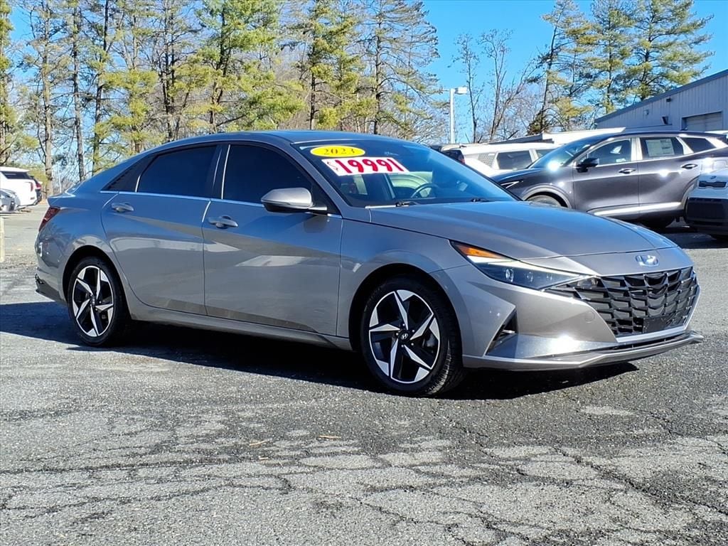 2023 Hyundai Elantra Limited's photo