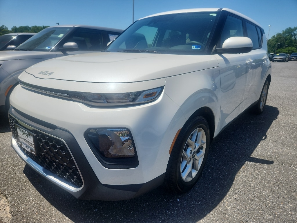Certified 2022 Kia Soul LX Hatchback