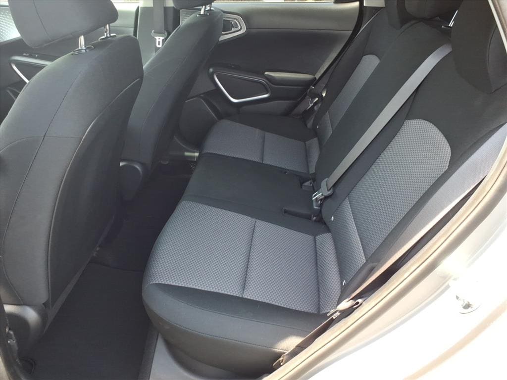 2025 Kia Soul LX - Photo 12