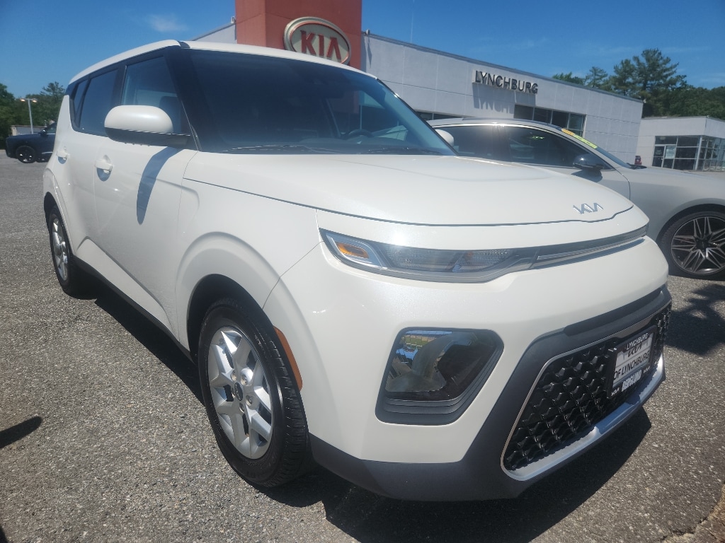 Certified 2022 Kia Soul LX Hatchback