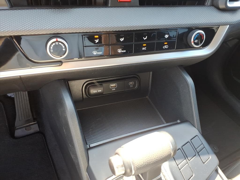 2025 Kia Sportage LX - Photo 23