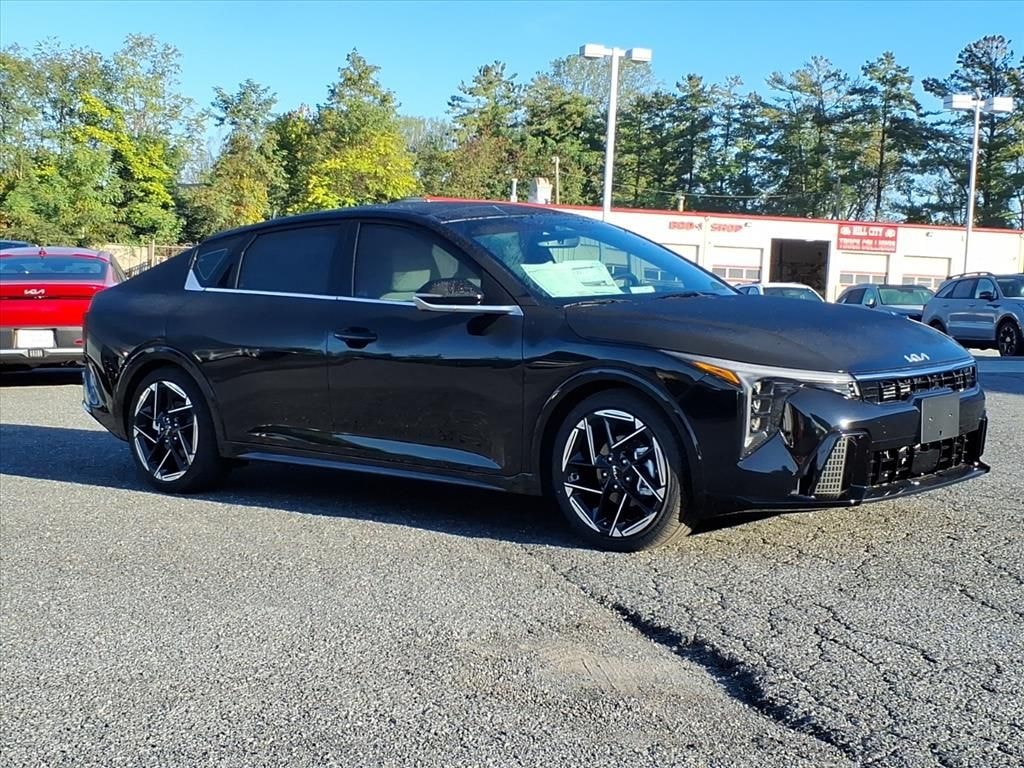 New 2025 Kia K4 GT-Line Sedan
