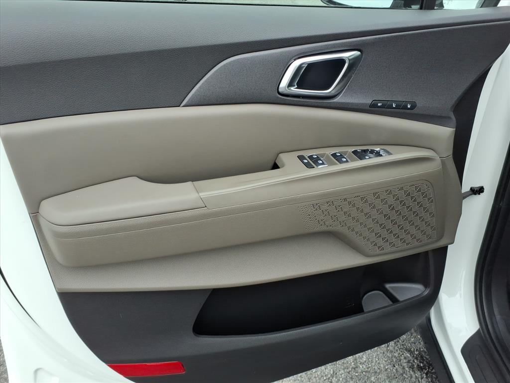 2026 Kia Carnival EX - Photo 11