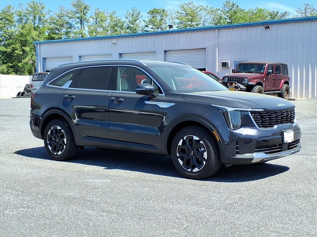 Certified 2025 Kia Sorento S Sport Utility
