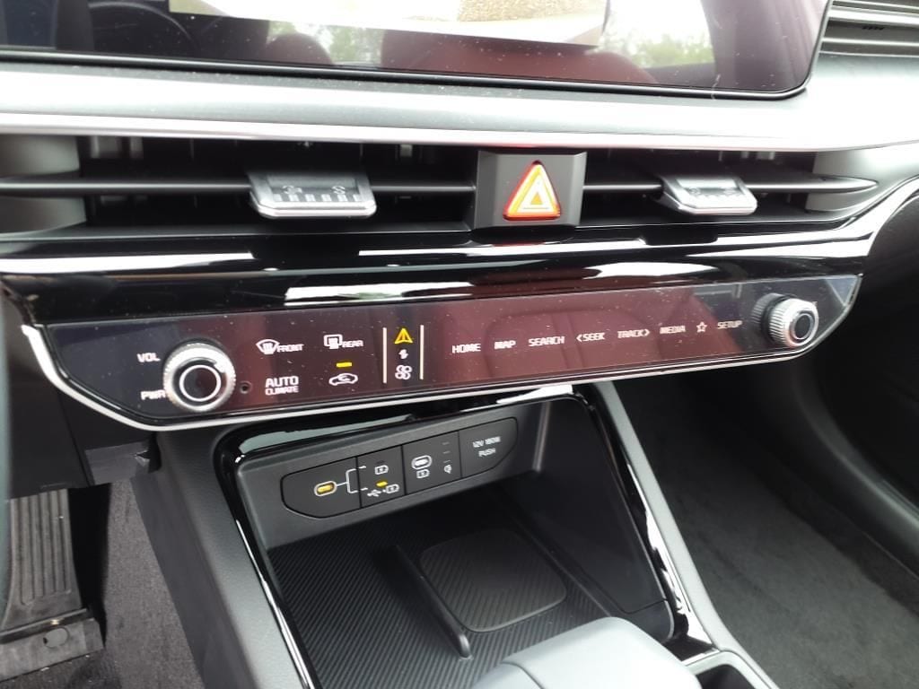2025 Kia K5 GT-Line - Photo 22