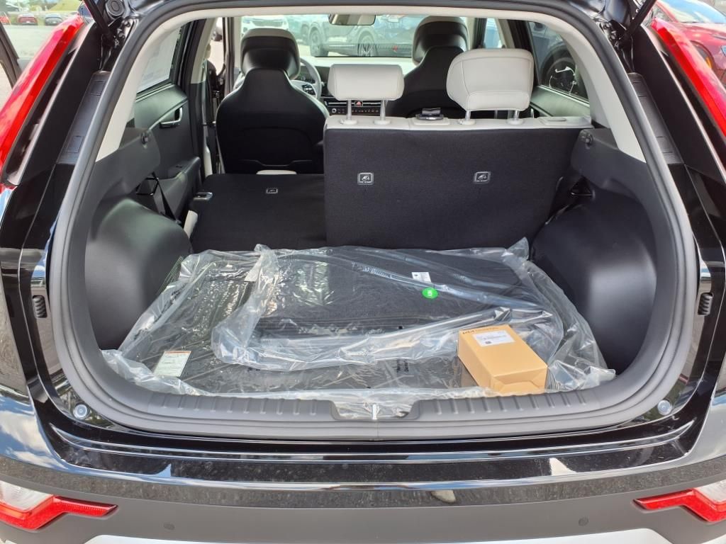 2025 Kia Niro EX - Photo 15