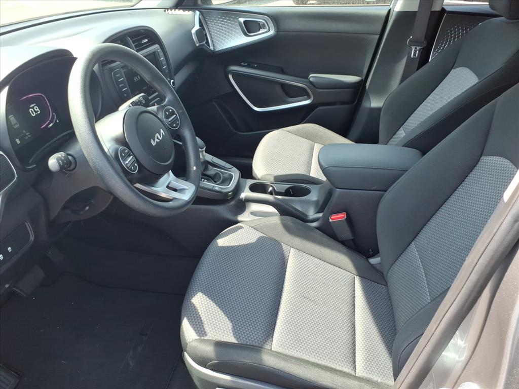 2025 Kia Soul LX - Photo 10