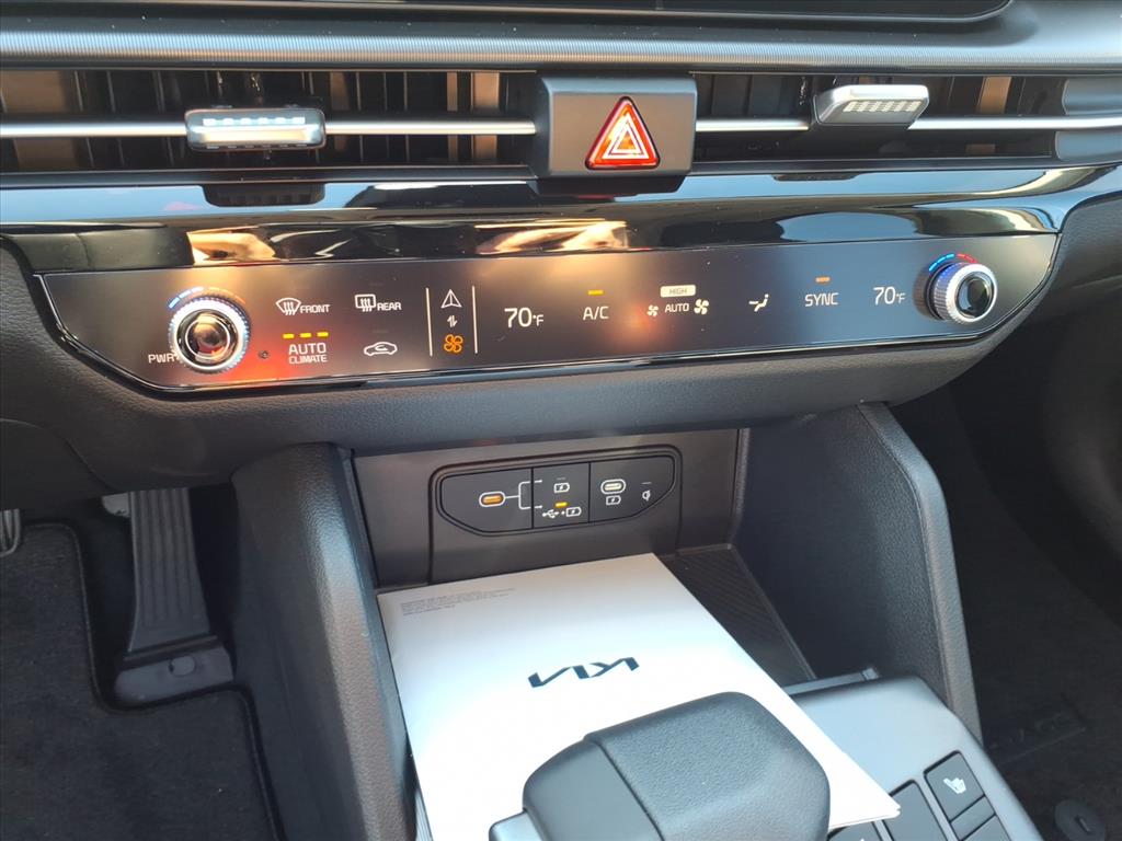 2026 Kia Sportage EX - Photo 23