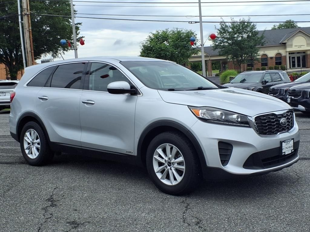 Used 2020 Kia Sorento LX with VIN 5XYPGDA57LG612612 for sale in Lynchburg, VA