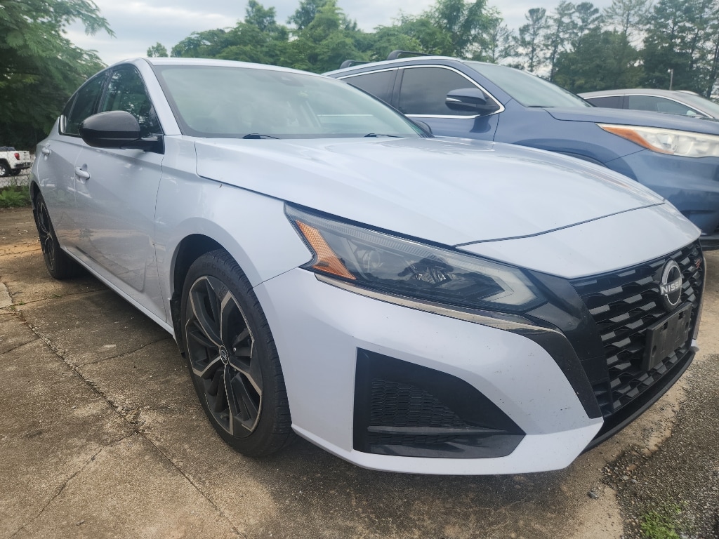 Used 2023 Nissan Altima 2.5 SR Sedan