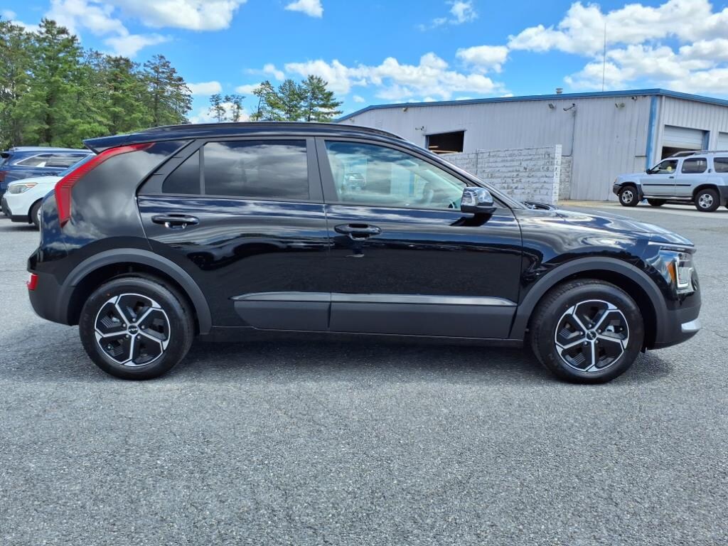 New 2025 Kia Niro EX SUV