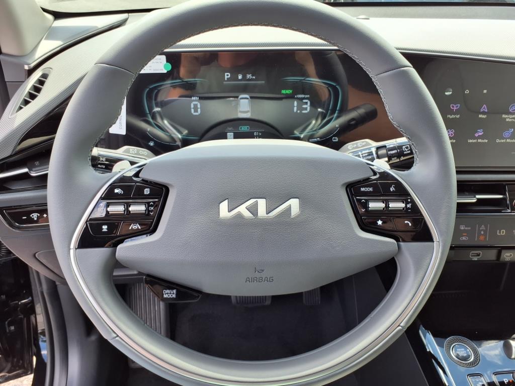 2025 Kia Niro EX - Photo 19