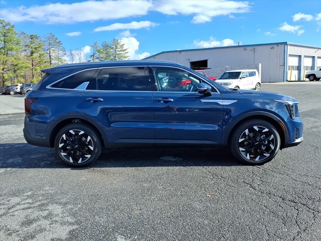 New 2026 Kia Sorento EX Sport Utility
