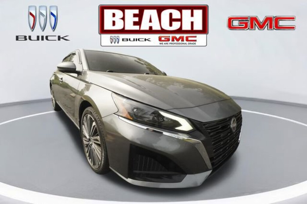 Used 2023 Nissan Altima 2.5 SL Sedan