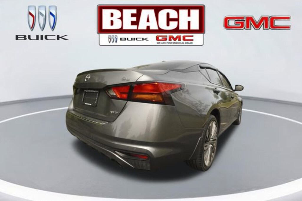 Used 2023 Nissan Altima 2.5 SL Sedan