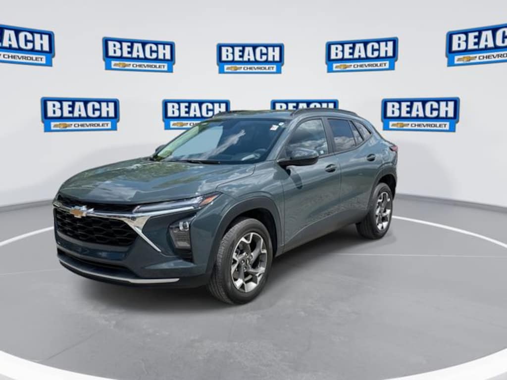 Used 2025 Chevrolet Trax LT SUV