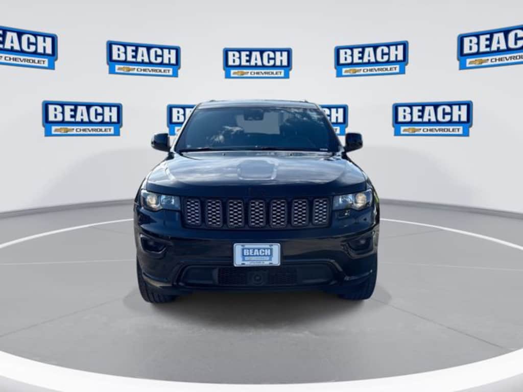 Used 2021 Jeep Grand Cherokee Laredo SUV