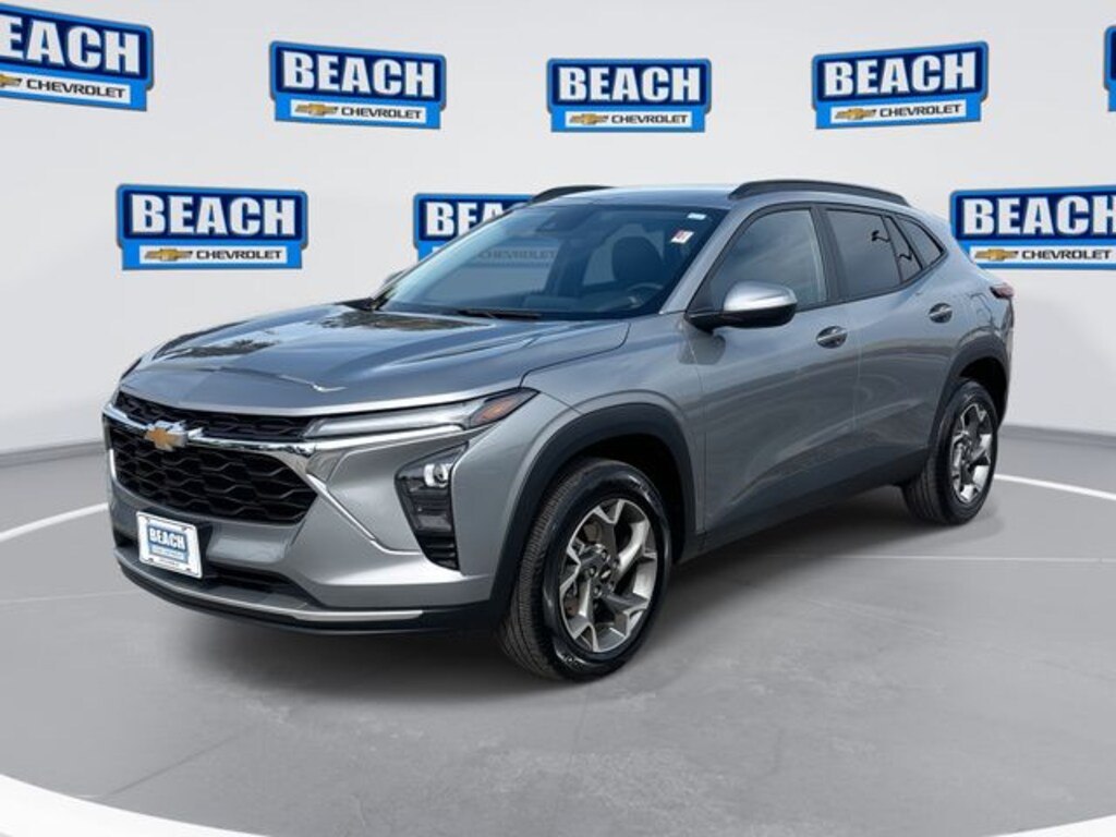 Used 2025 Chevrolet Trax LT SUV