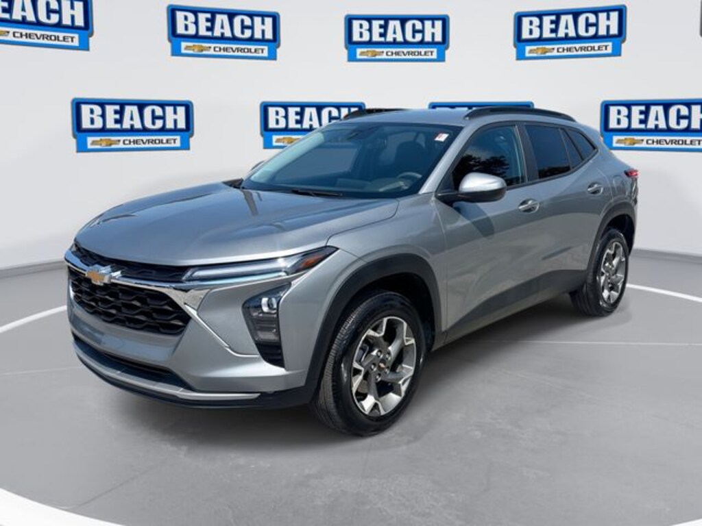 Used 2025 Chevrolet Trax LT SUV