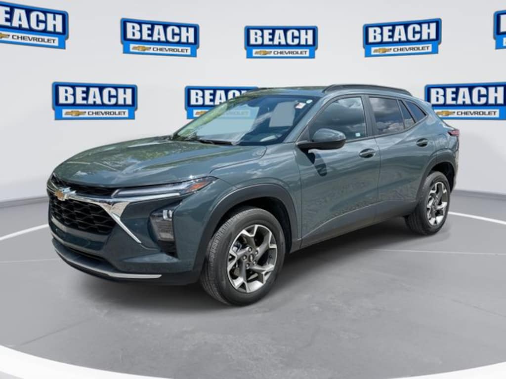 Used 2025 Chevrolet Trax LT SUV