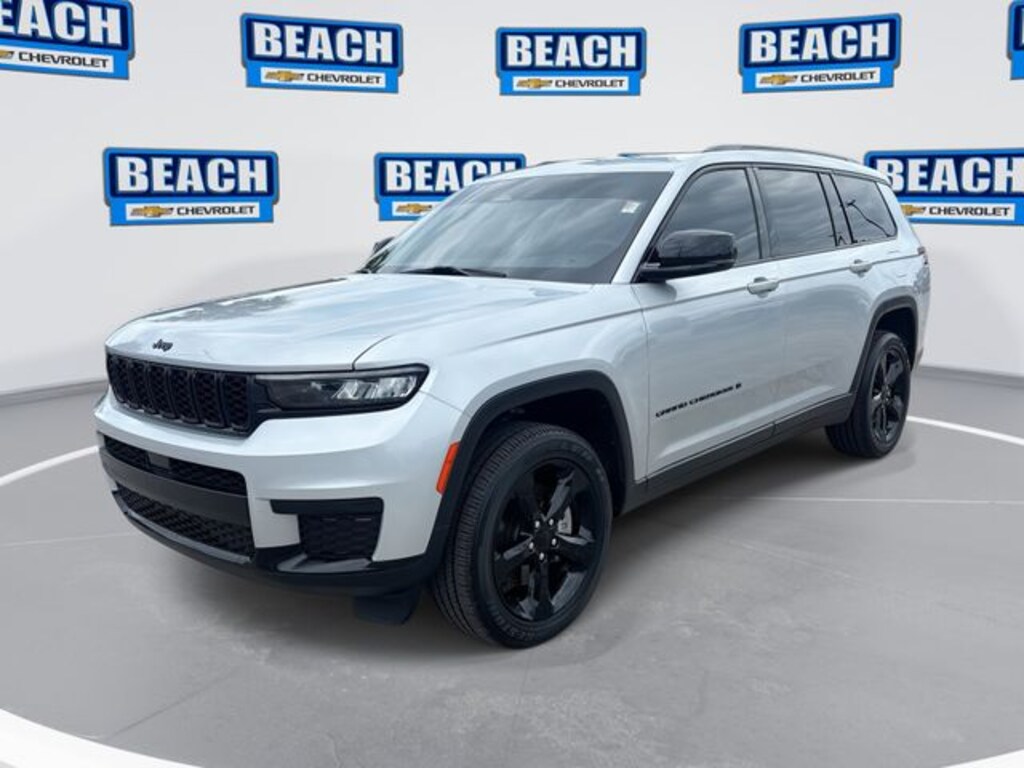 Used 2023 Jeep Grand Cherokee L Laredo SUV