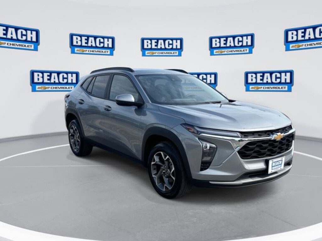 Used 2025 Chevrolet Trax LT SUV