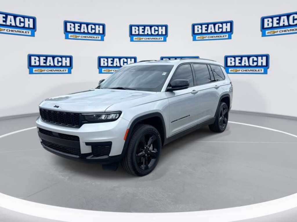 Used 2023 Jeep Grand Cherokee L Laredo SUV
