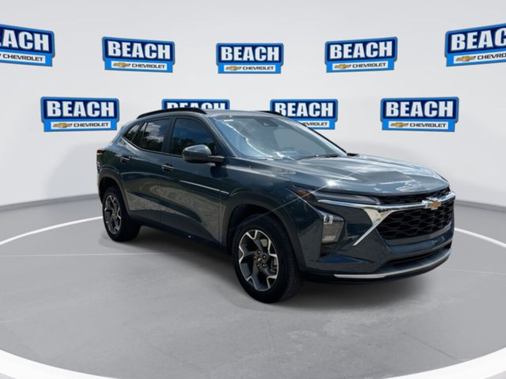 Used 2025 Chevrolet Trax LT SUV