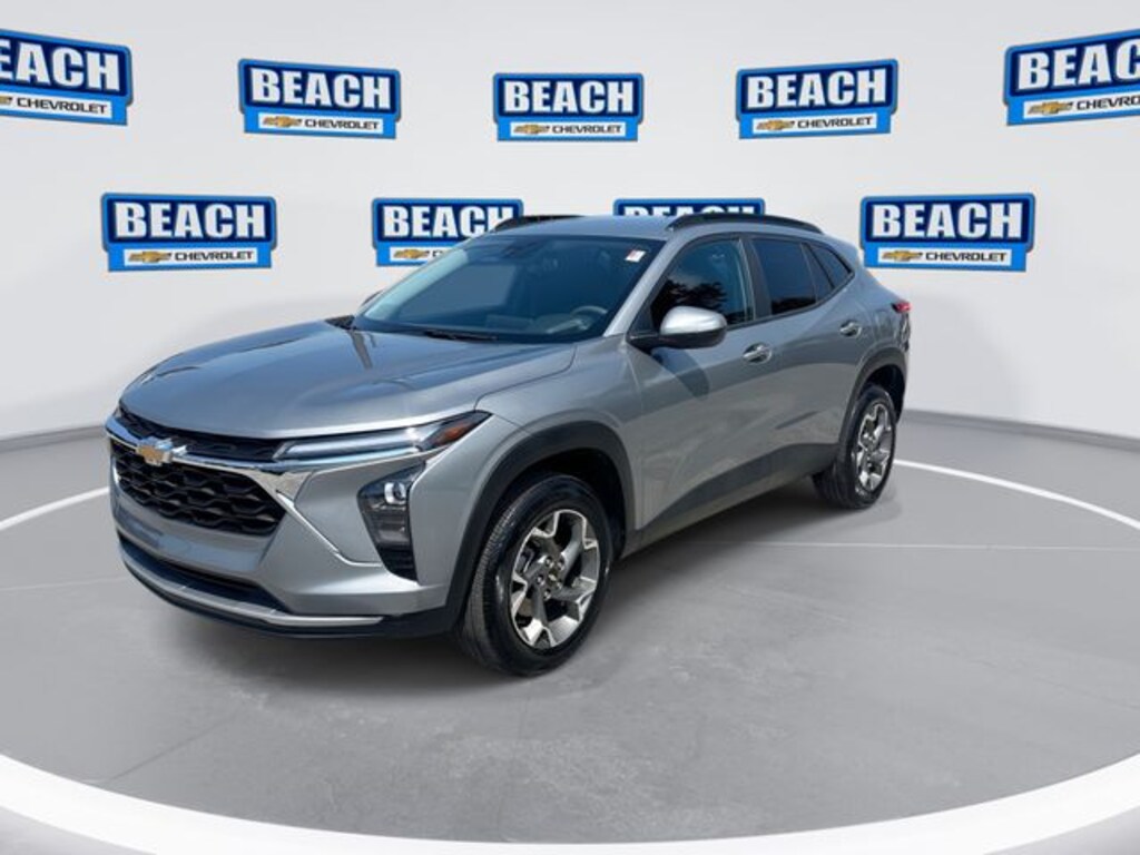 Used 2025 Chevrolet Trax LT SUV