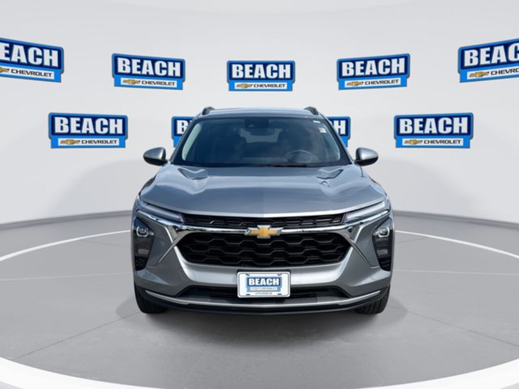 Used 2025 Chevrolet Trax LT SUV