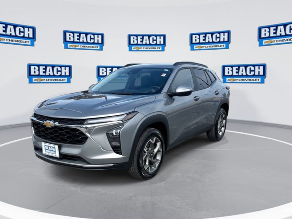 Used 2025 Chevrolet Trax LT SUV