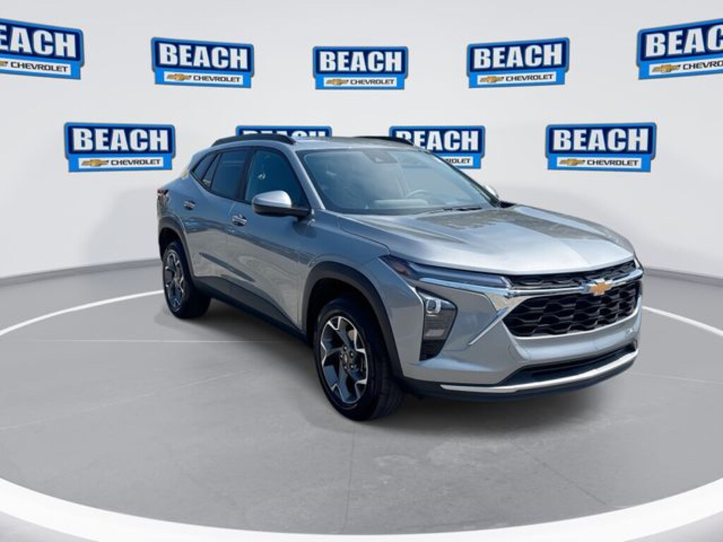 Used 2025 Chevrolet Trax LT SUV