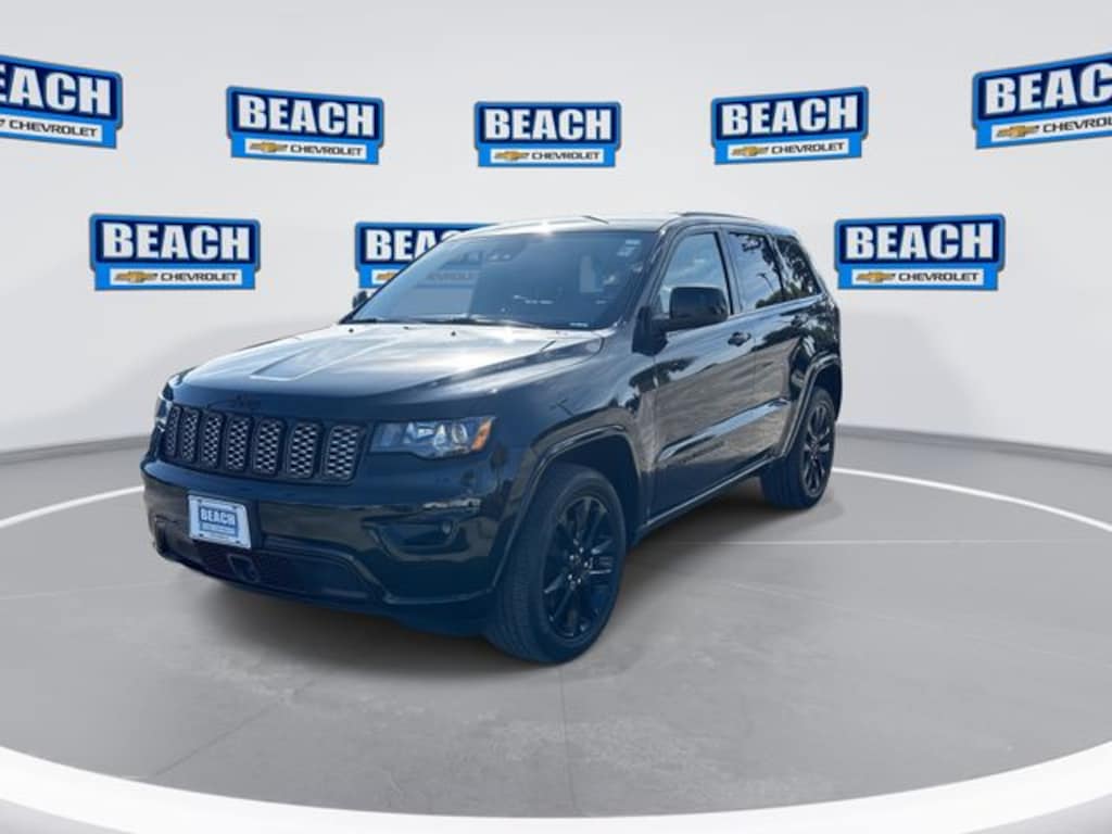 Used 2021 Jeep Grand Cherokee Laredo SUV