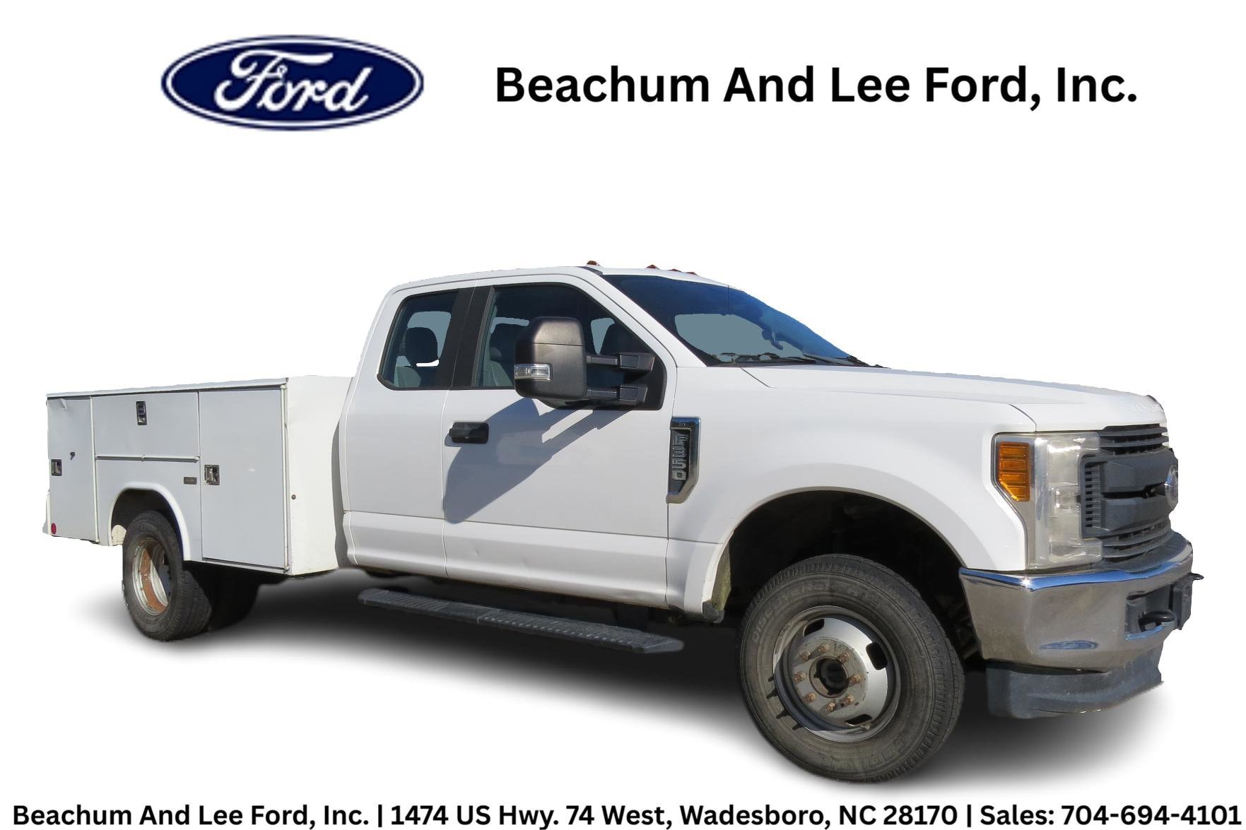 2017 Ford F-350 Super Duty Chassis Cab XL