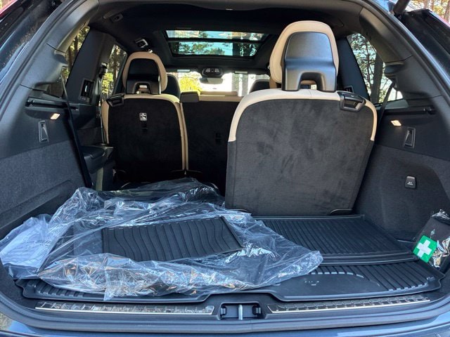 2026 Volvo XC90 Plus - Photo 17