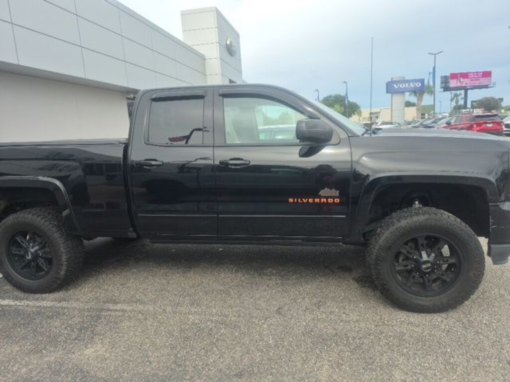 Used 2017 Chevrolet Silverado 1500 LT w/1LT Truck Double Cab