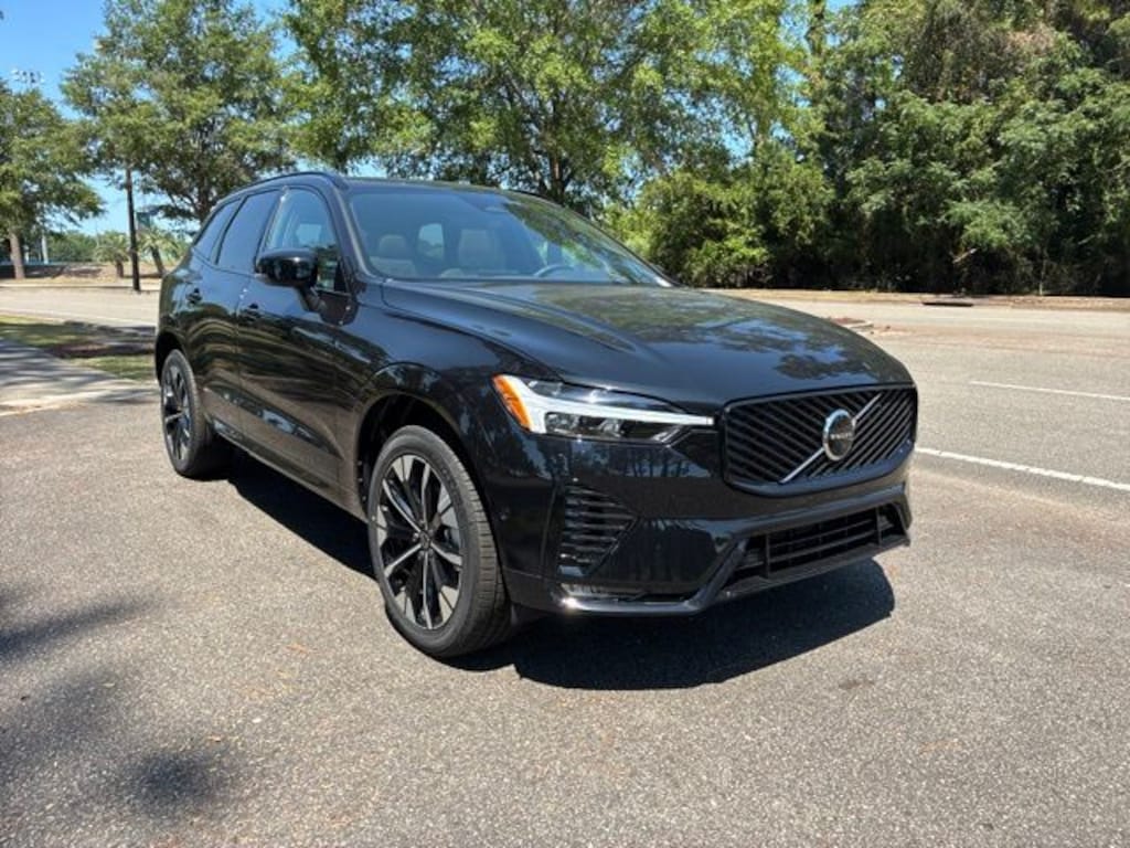 New 2026 Volvo XC60 B5 Plus SUV