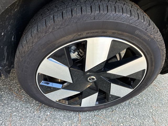 2025 Volvo XC60 Plus - Photo 12