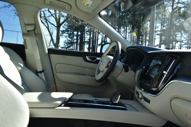 2024 Volvo XC60 Core - Photo 23