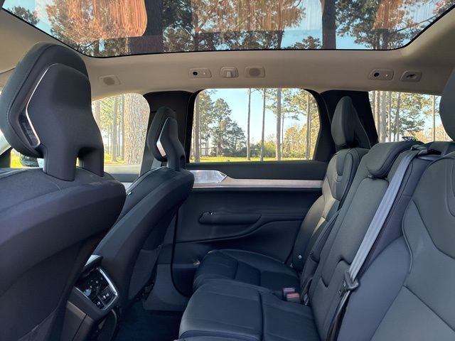 2025 Volvo EX90 Ultra - Photo 22